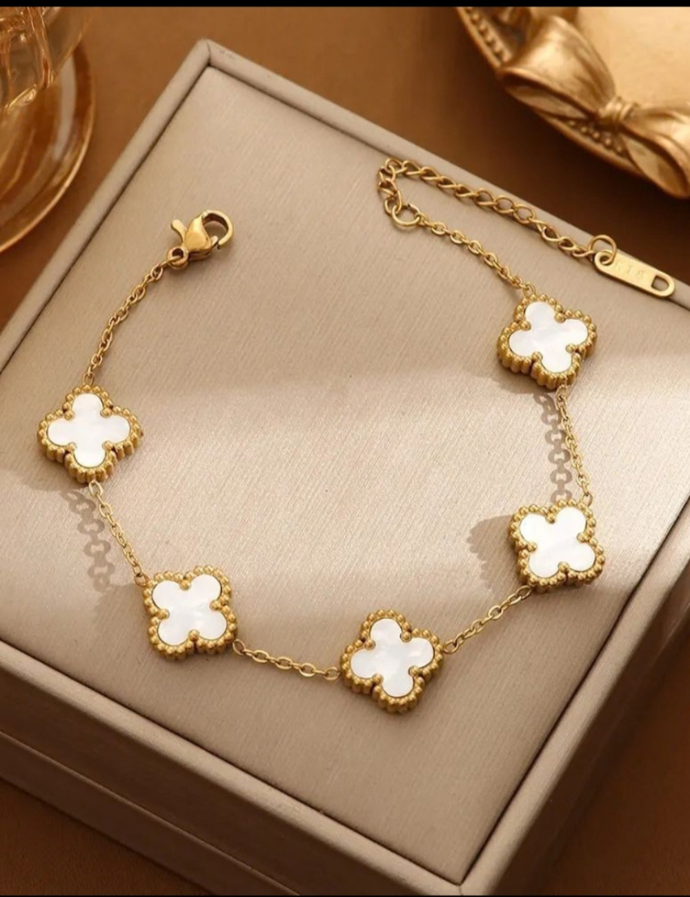 Premium Luxury Clover Motif Anti-Tarnish Bracelet